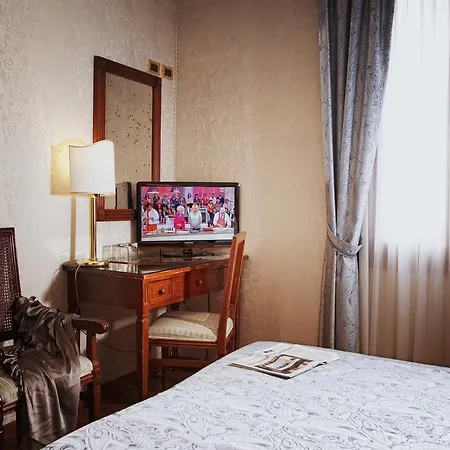 Otel Ca' D'oro - Wenice Deep Culture Venedik