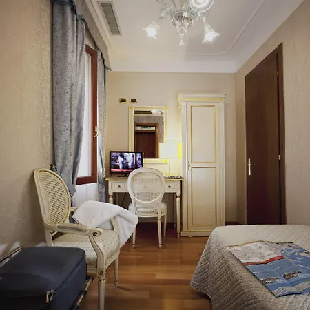 Otel Ca' D'oro - Wenice Deep Culture Venedik