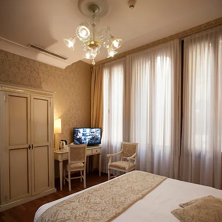 Ca' D'oro - Wenice Deep Culture Hotel