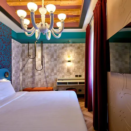Отель Ca' D'oro - Wenice Deep Culture 3*