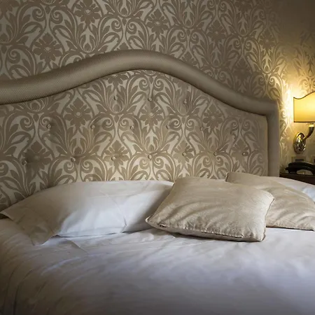 Otel Ca' D'oro - Wenice Deep Culture