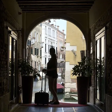 Ca' D'oro - Wenice Deep Culture 3* Venedig