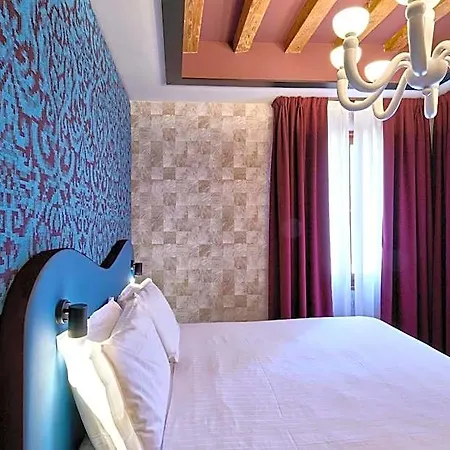 فندق Ca' D'oro - Wenice Deep Culture 3*