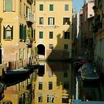 Ca' D'oro - Wenice Deep Culture 3* Venedig